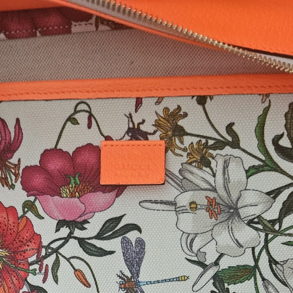 AUTHENTIC FLORAL GUCCI MED. TOTE W/ CROSSBODY w/2 COAS๐ - Picture 7 of 13